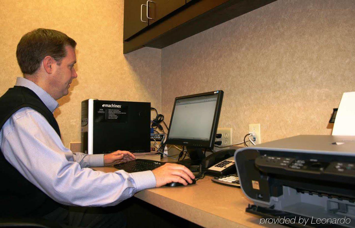 Williamsburg Hampton Inn & Suites Orlando-John Young Parkway/South Park מראה חיצוני תמונה